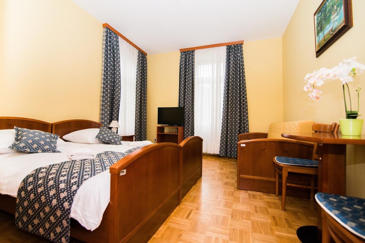 Garni Hotel Vila Ana Rogaska Slatina Exterior photo